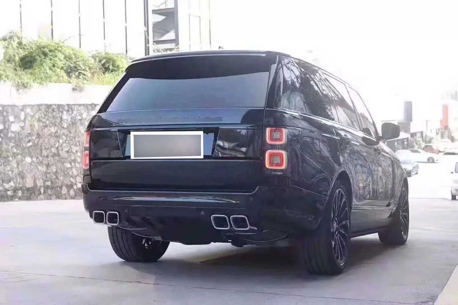 Autobiography SVO Body Kit for  2013-2017  Range Rover Vogue L405 Upgrade to 2018-2020 Facelift view 3
