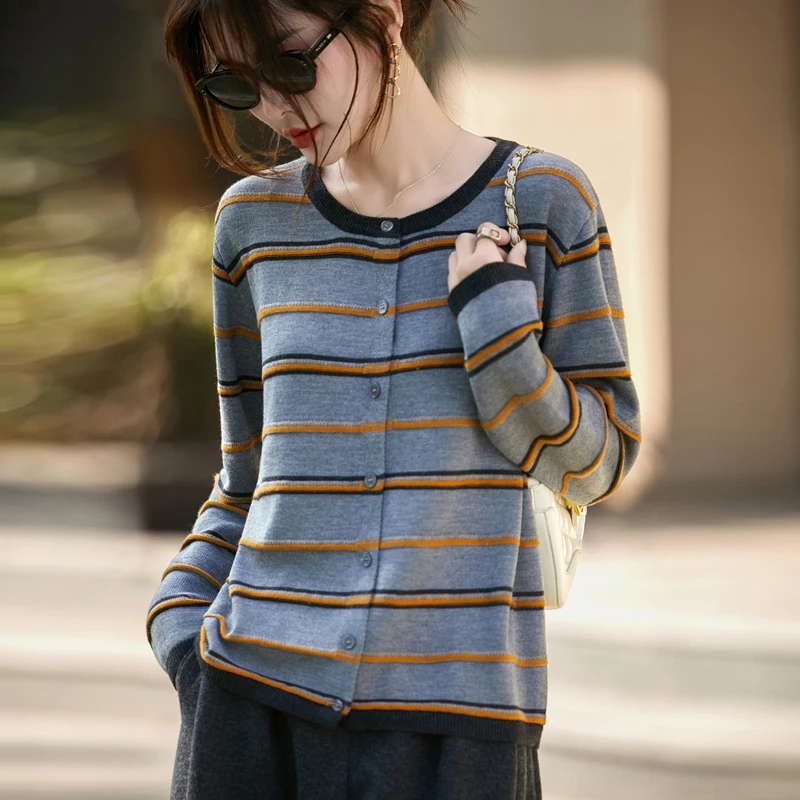 100% pure wool texture early autumn coat unique beautiful small coat fashion contrast knit cardigan women's round neck sweater