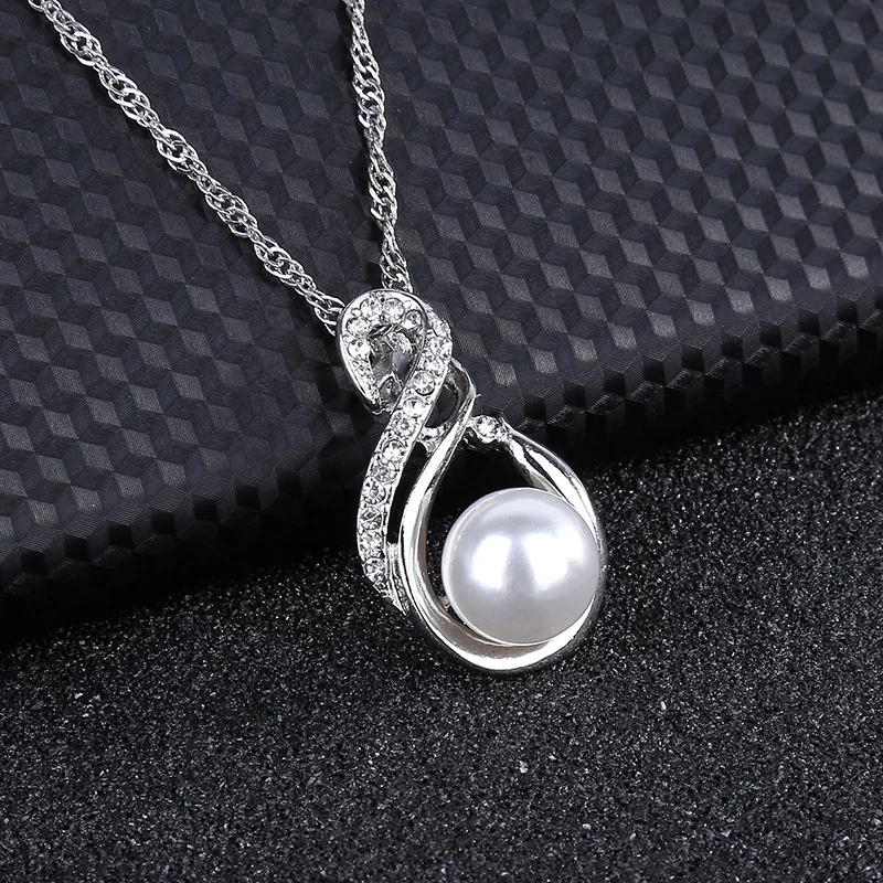 Korean Fashion Pearl Pendant Necklace Jewelry Set Temperament Pearl Necklace Earrings Set Party Bride Jewelry Valentine Day Gift