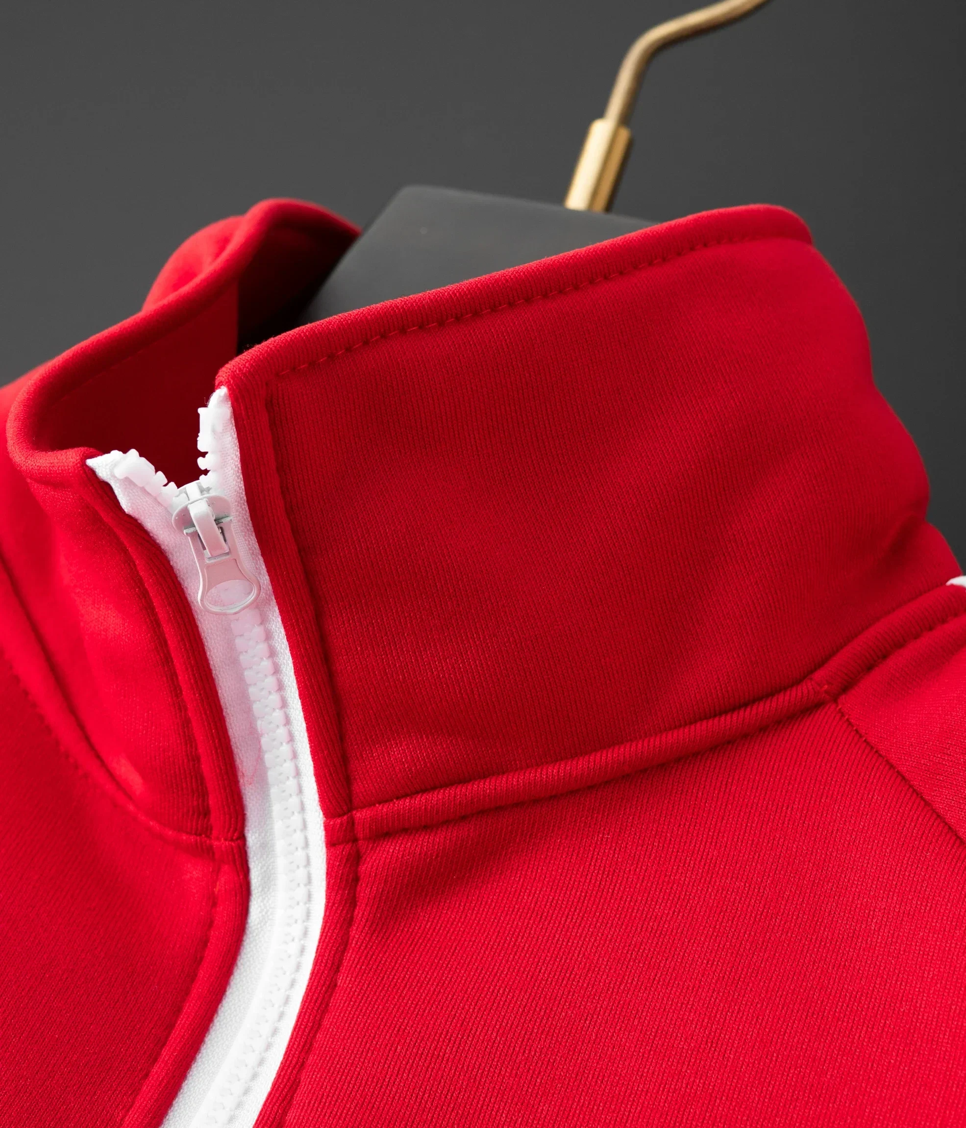 Herren Freizeit-Sportjacke Stehkragen Vollreißverschluss 3 Weiße Streifen Buchstabengrafik-Druck Langarm Sportbekleidung Männlich Training Alltag – Detail 6