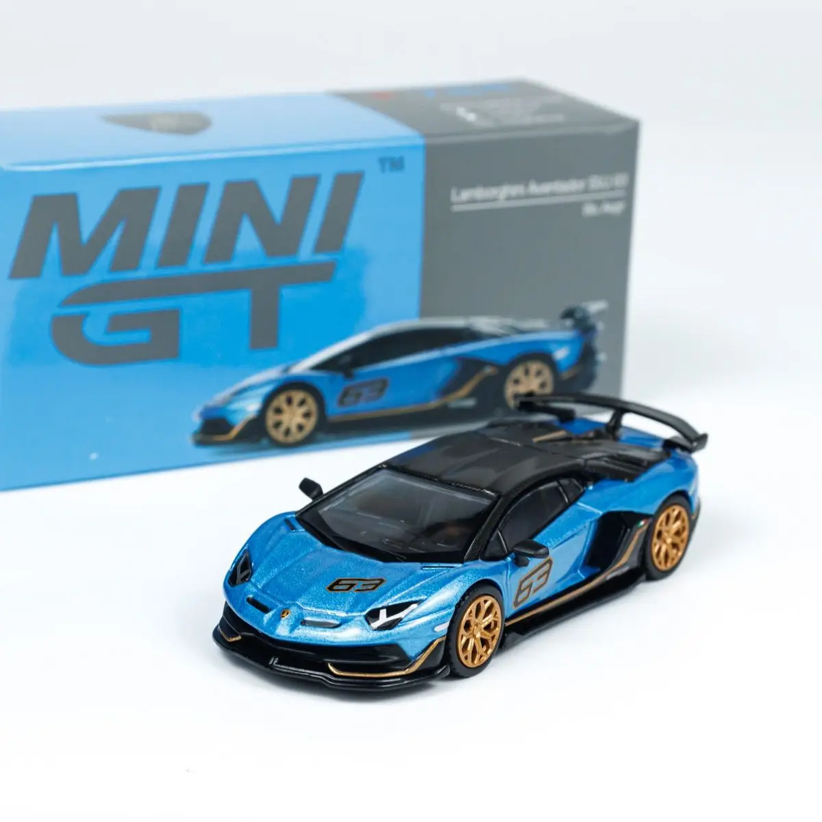 

MINIGT 1:64 #784 Lamborghini Aventador Alloy Car Model