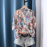 2025 Ropa de marca japonesa, camisas y blusas florales con cuello en v de diseño étnico para mujer, tops vintage de verano