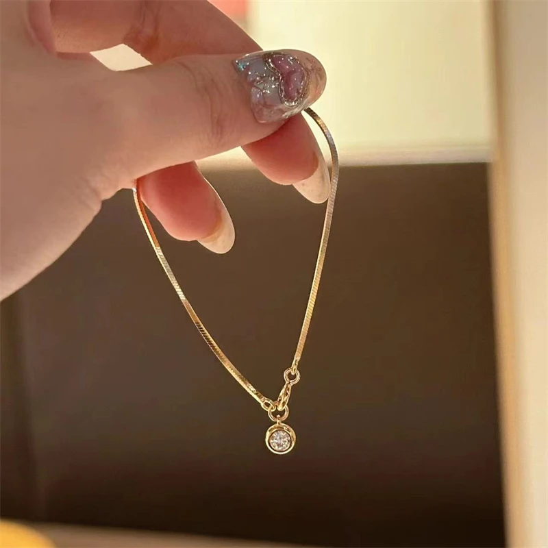 Minimalistisches Zirkonia-Charm-Armband aus Edelstahl für Damen, modisch, vielseitig, hochwertige Handkette, Handgelenkschmuck, Accessoire, Geschenke – Detail 3