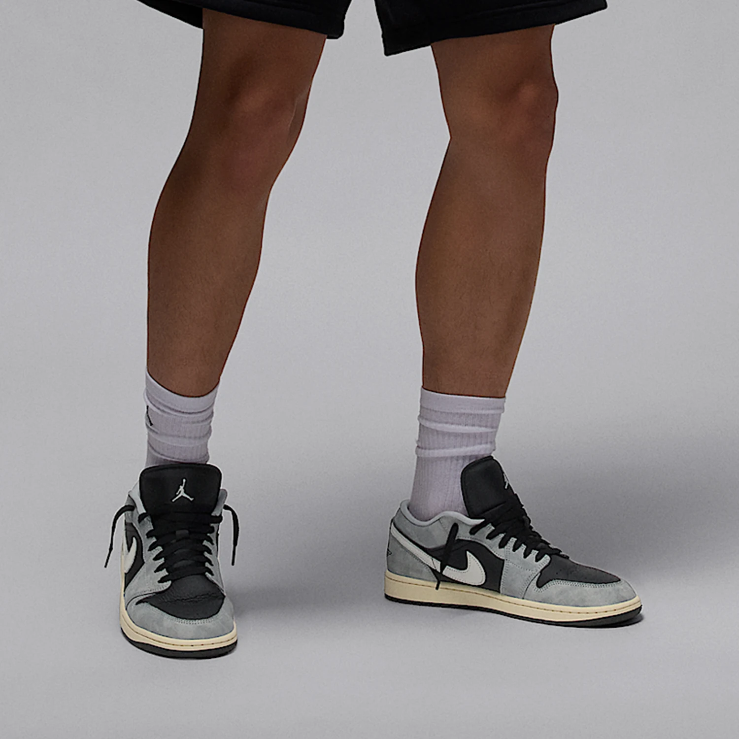 

Nike genuine JORDAN men's classic lightweight and wear-resistant basketball shoes HQ2010-012