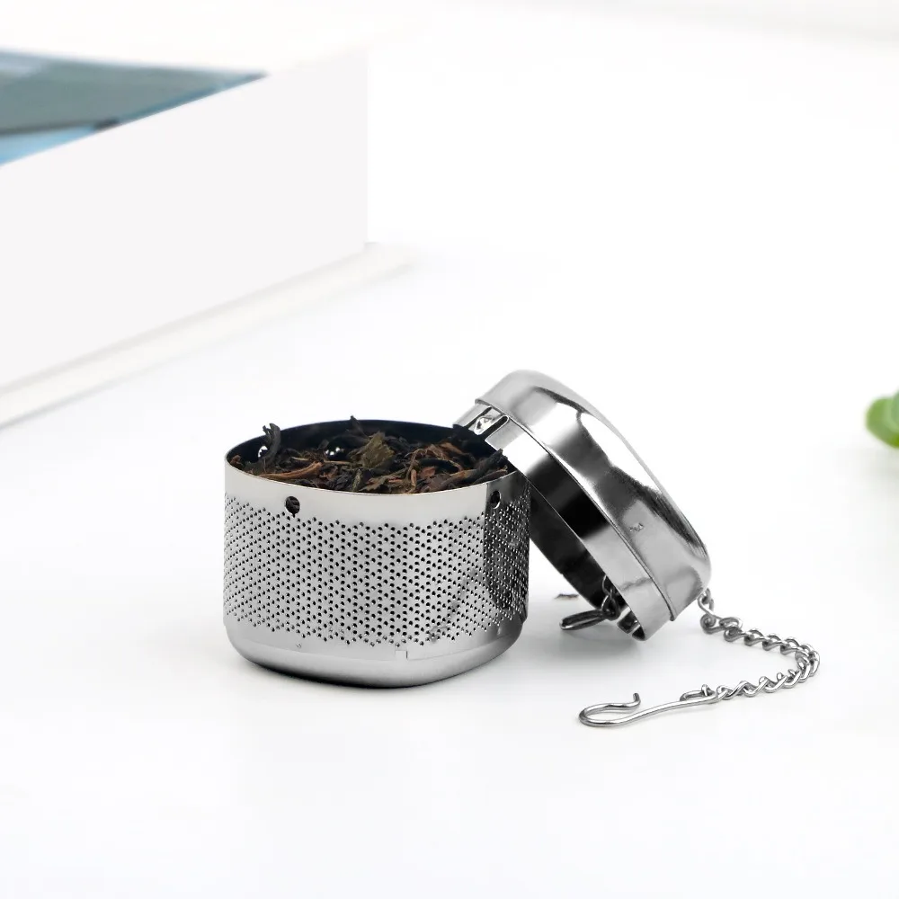 Juego de 2 utensilios de cocina, bola Infusora de té cuadrada de acero inoxidable con bandeja, diseño de cadena de filtro de té, colador de té de malla fina, hierba