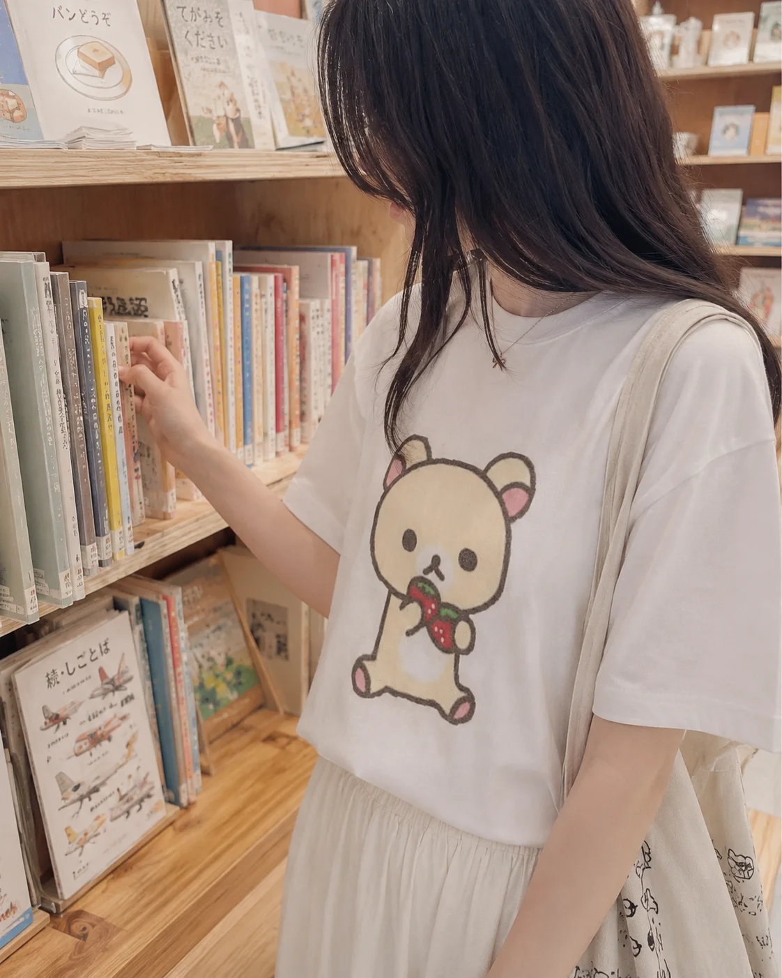 Leisure Rilakkuma Strawberries T-Shirts Women Round T Shirts Animal Bear Short Sleeve Tees Fashion Harajuku Kawaii Y2K Clothing
