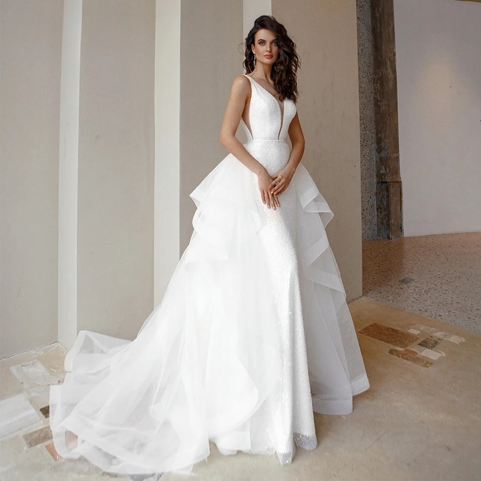 Customized New Arrival 2 in 1 Detachable Wedding Dress Shiny Beaded V Neck Backless Sleeveless Bride Gown for Bridal Party