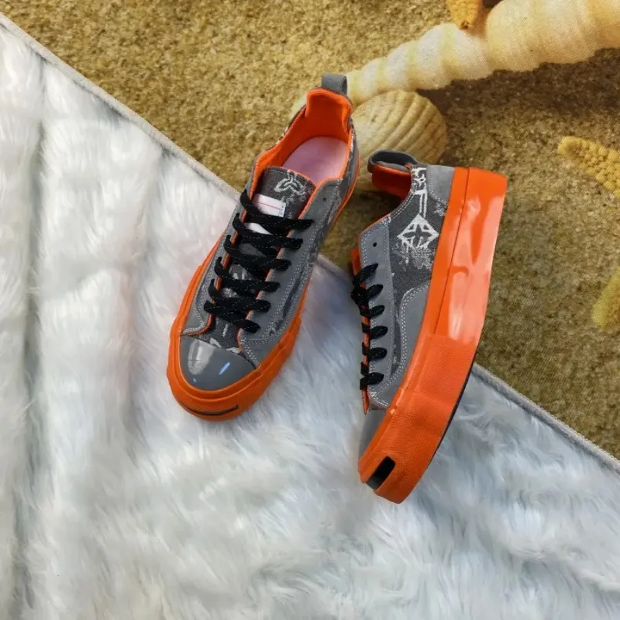 

2026 New Style Gray Plus-Size Skate Shoes with Vulcanized Process Breathable and Men's Casual Shoes Large Size Trendy Shoes