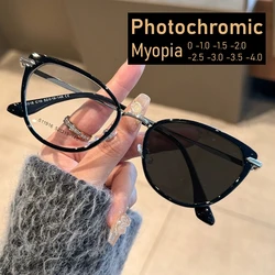 2025 Fashion Cat Eye Photochromic Myopia Glasses for Women Outdoor Color Changing UV Protection Sunglasses Near Sight Eyeglasses