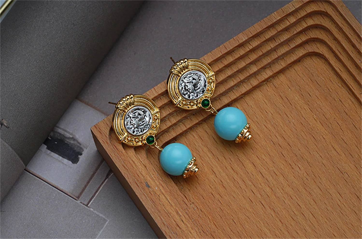 Vintage portrait earrings, women's niche design, high-end sense of exquisite embossed ancient coin stud earrings