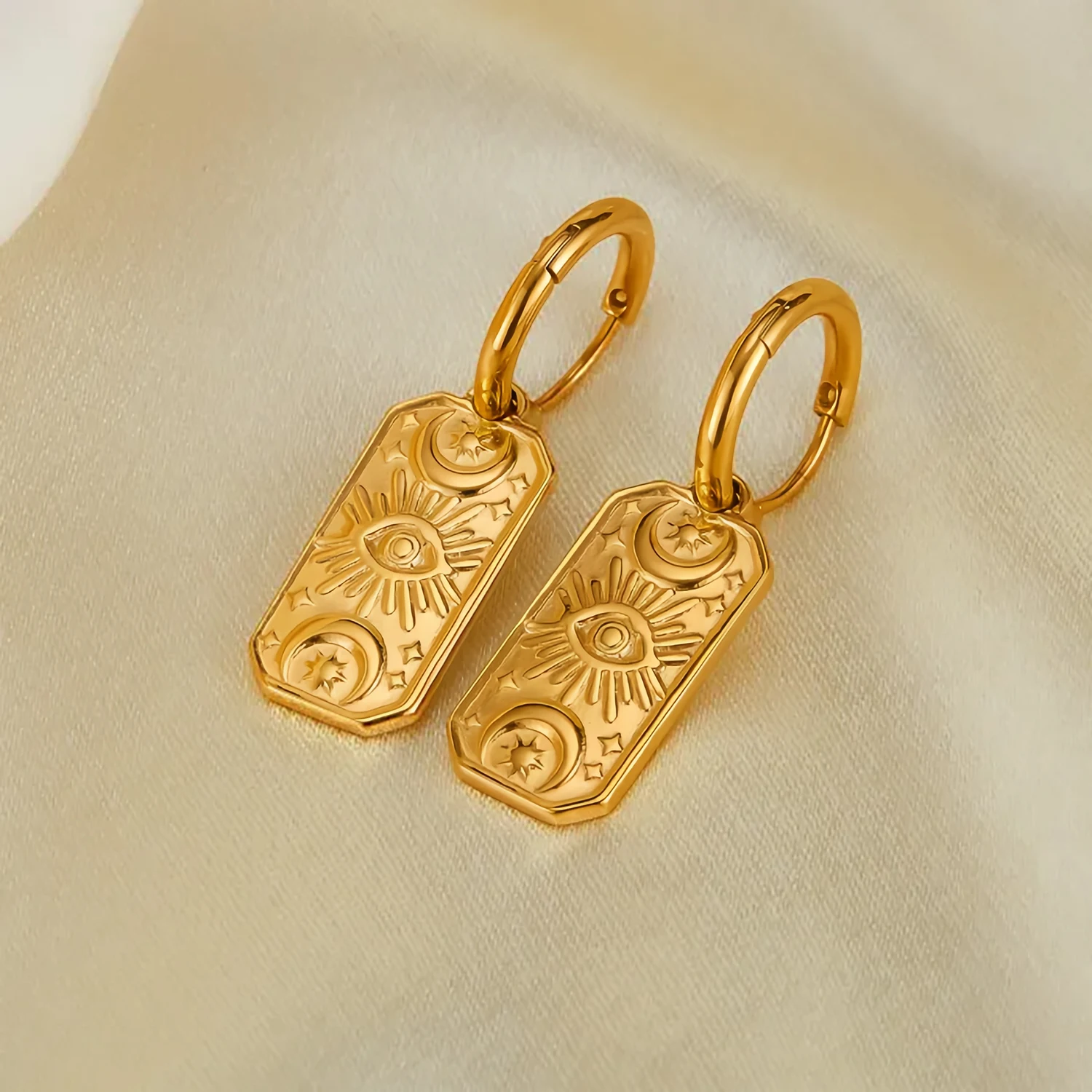 Moda Kwadratowy kształt Kropla 18-karatowego złota Kolor Stal nierdzewna Wodoodporne kolczyki Huggie Hoop Kobiety Charms Codzienna biżuteria Wysoka jakość — zdjęcie 5