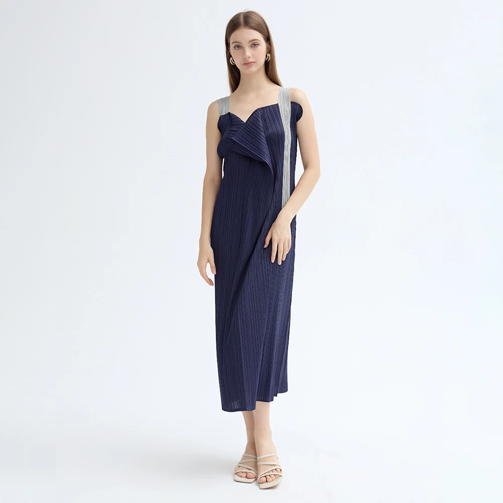 Frühjahrs- und Sommerkollektion 2025, neues Comet-Origami-Design-Kleid für Damen mit gefaltetem, farbkontrastfarbenem Träger, ärmelloses Kleid