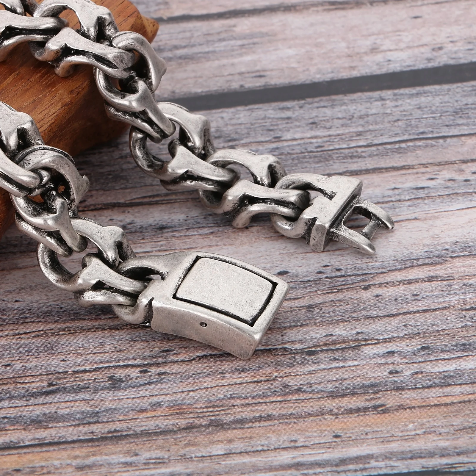 Chunky Chain Bracelet for Men On Hand Jewelry Polished Antique Silver Color Stainless Steel Best Gifts for Friends