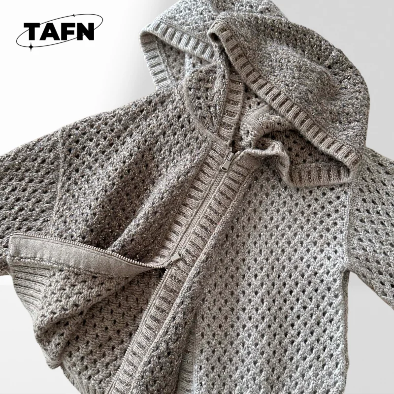 25 Classic Cashmere Cardigan with Retro Flair, Cozy and Fashionable for Casual Wear Warm  Comfortable for Casual Outings AI0977