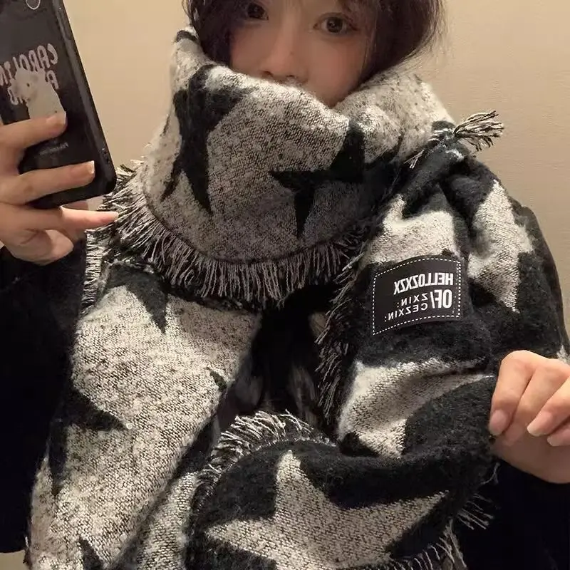 

Американский стиль, осенне-зимняя звезда, корейская версия, утолщенный студенческий теплый шарф на шею, новая шаль из искусственного кашемира, зимняя шаль двойного назначения