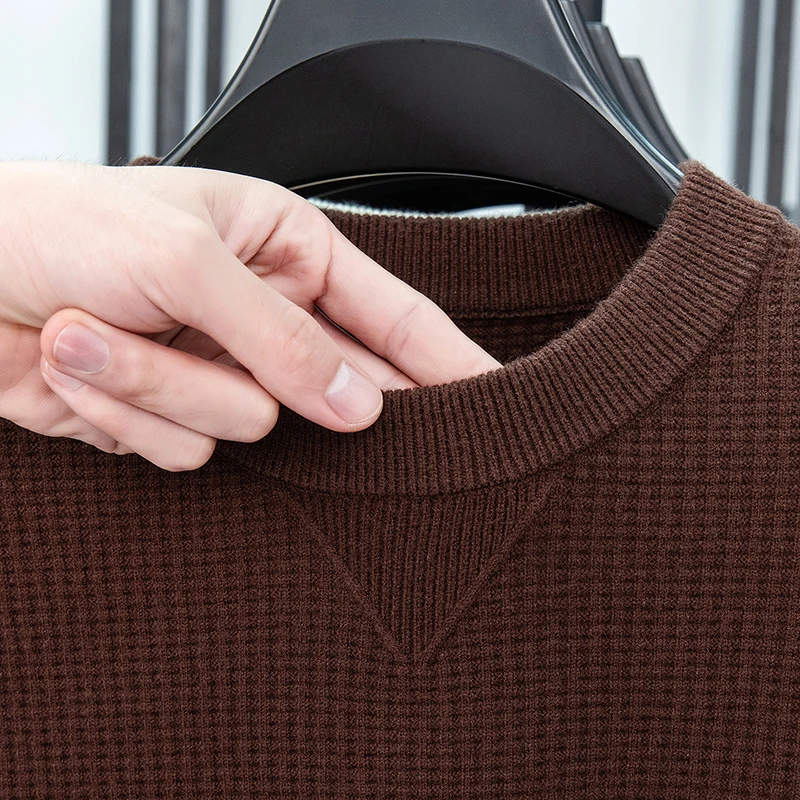 عالية الجودة رجل الهراء بلون بلون طويل الأكمام تريكو وهمية الرقبة الخريف الشتاء جديد البلوز أزياء ملابس رجالي