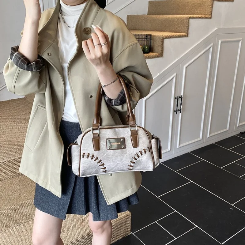 

Элегантная женская сумка с верхней ручкой из прочной кожи с золотыми акцентами для обедов и социальных мероприятий