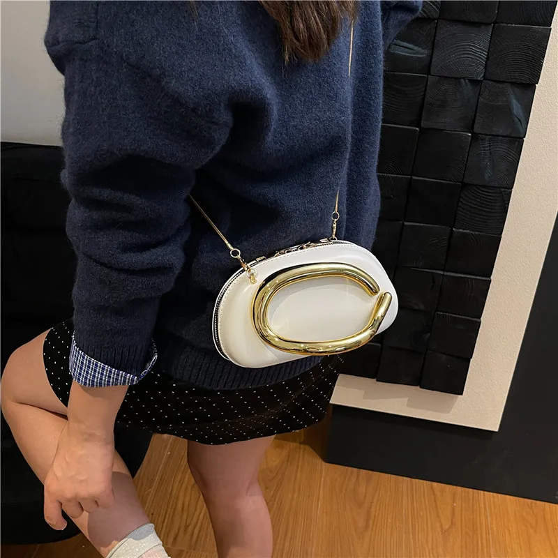 Retro Gold Metal Handle Women Clutch Bag PU Leather Chain Shoulder Crossbody Bag Mini Evening Purse for Party Wedding Daily Use view 2