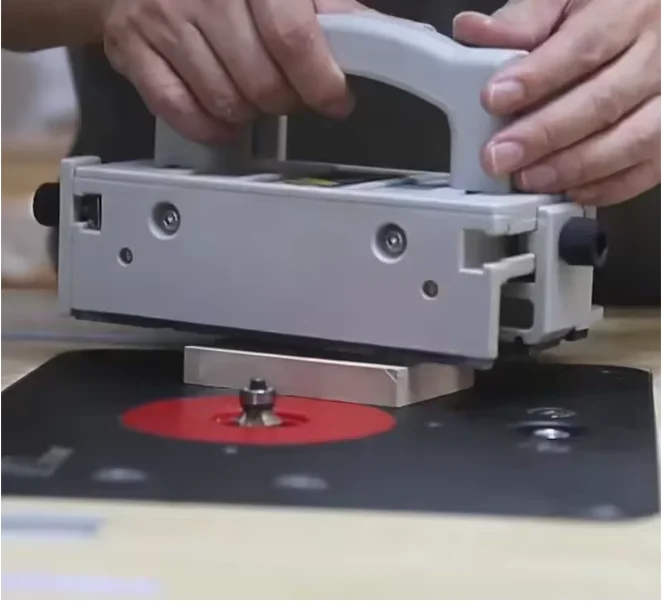 منشار الطاولة دفع كتلة منشار دائري كهربائي دافعة آمنة على الطاولة لجهاز توجيه النجارة ملحقات قطع وصلة الطاولة