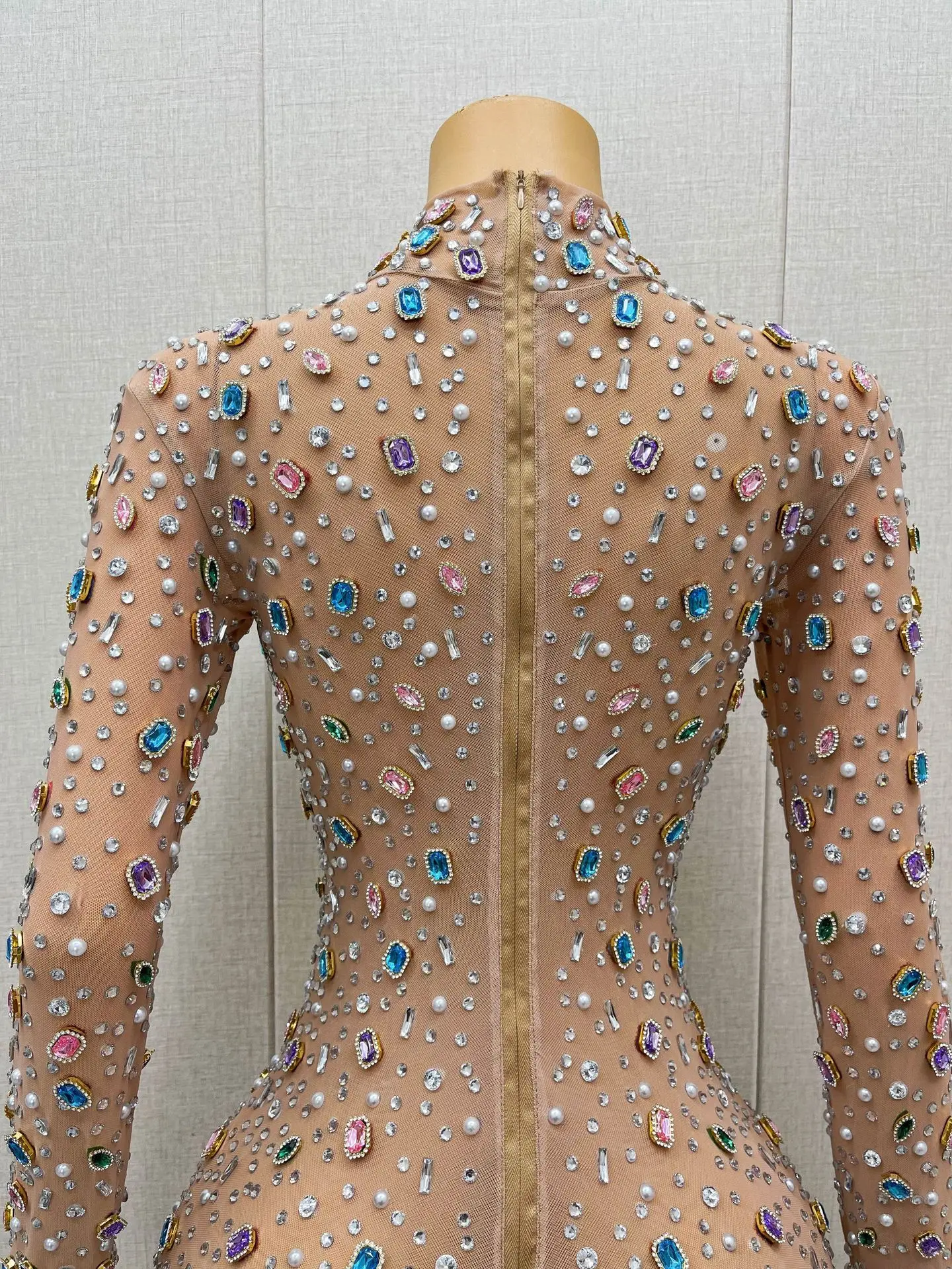 เพชรเครื่องแต่งกายไนท์คลับบาร์เพชร Slim Dress การประชุมประจําปีเต้นรํารุ่น Catwalk จัดเลี้ยงงานแต่งงานชุดผู้หญิง