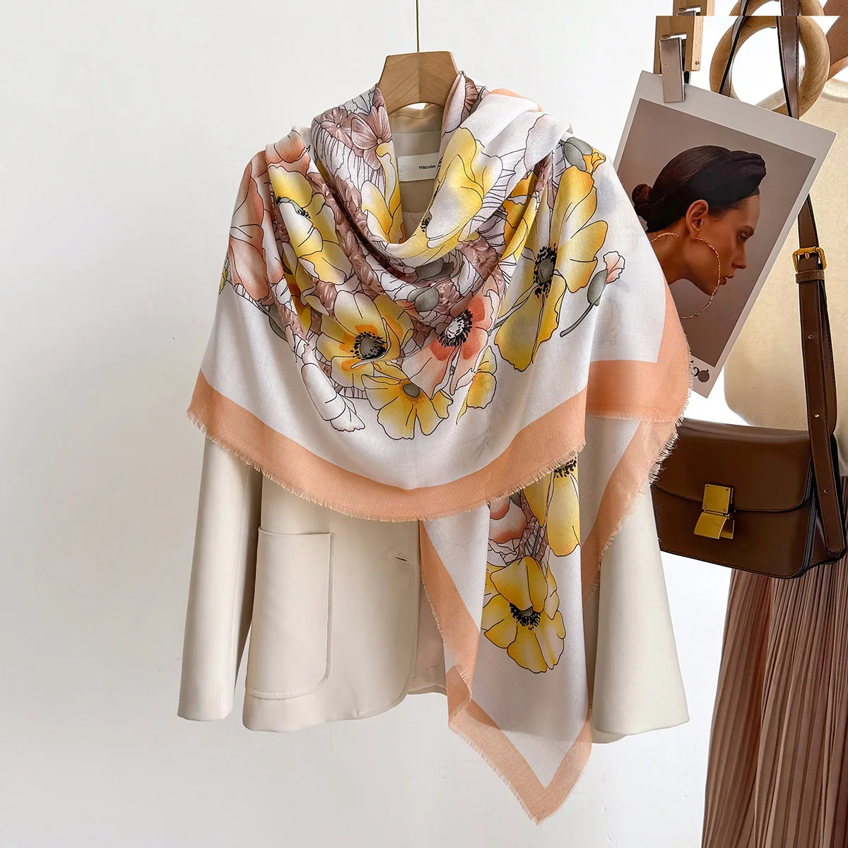 

Пляжная накидка-шаль 130*130 см с цветочным принтом, роскошный квадратный платок для женщин, модные шарфы-банданы, элегантный хиджаб