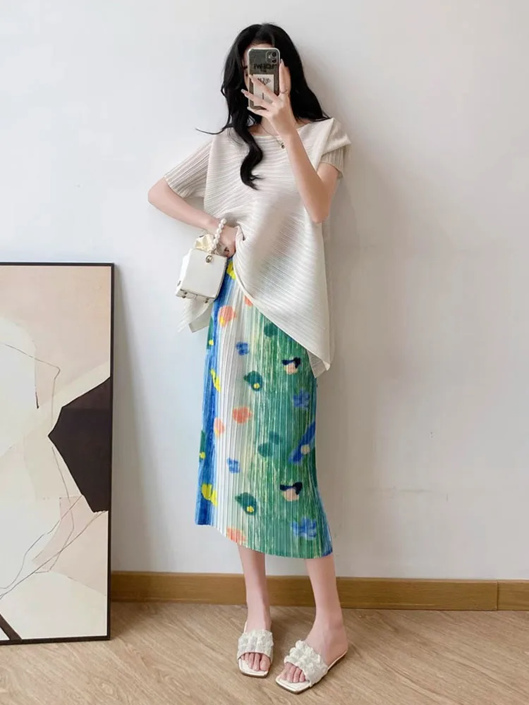 Simple Summer Outfit with Halter Neck Top And Midi Skirt in Pleated Design Short Sleeve round Collar Overhead Brand New 2026