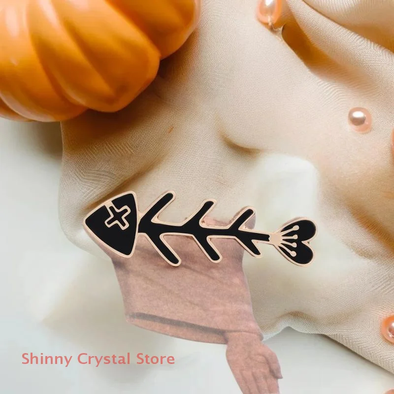 

Couple Black And White Cat Enamel Pins Cartoon Cute Animal Brooches Clothes Backpack Lapel Pin Bag Metal Badge Jewelry For Lover