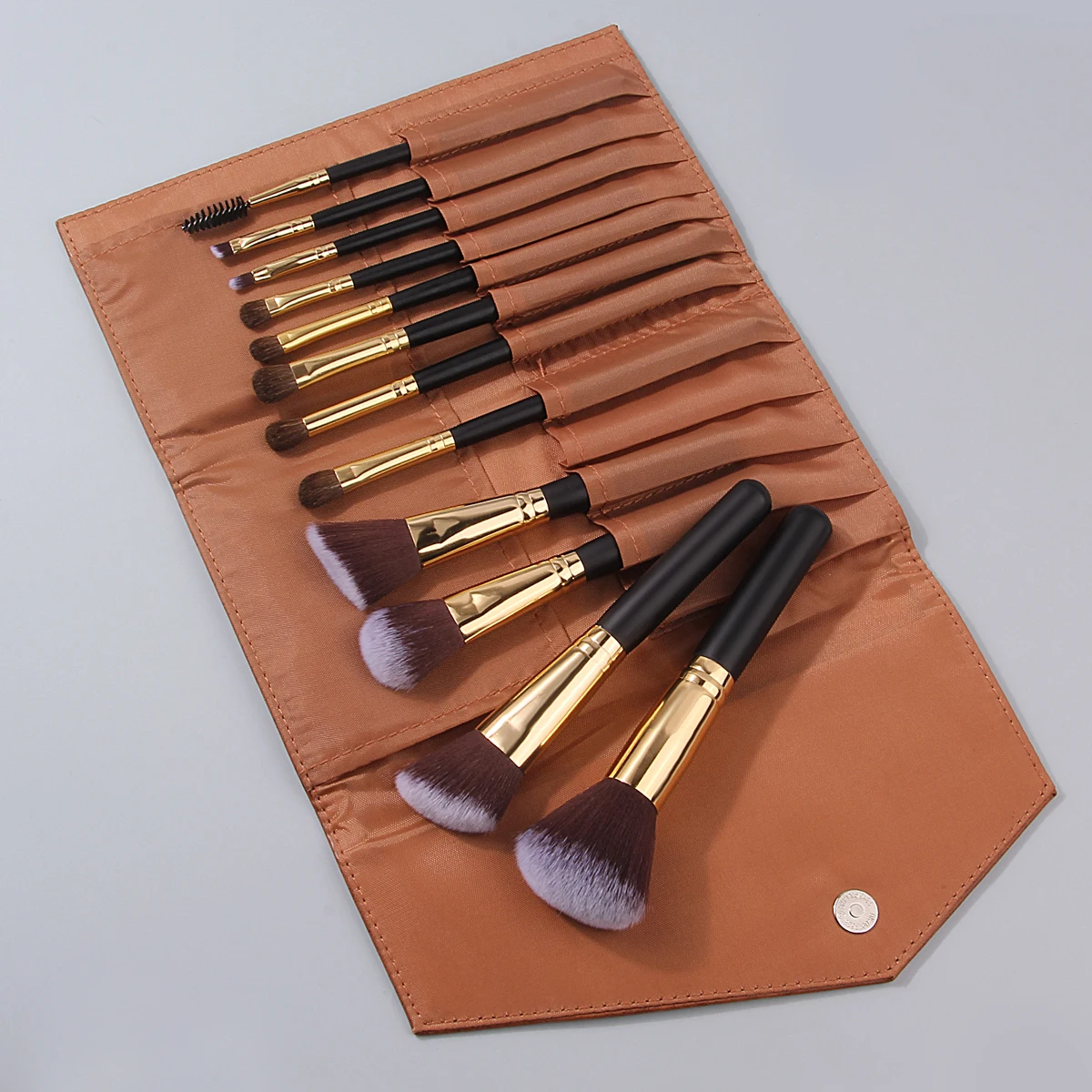Reise-Make-up-Essentials: 12-teiliges Make-up-Pinsel-Set + Aufbewahrungstasche, weiche Borsten für einfaches Puder-Greifen, tragbare Schönheitswerkzeuge