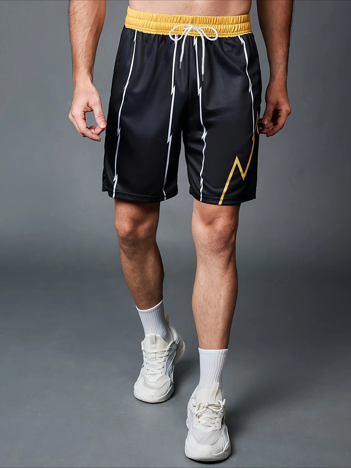 

New Men's Summer Fashion Casual Sports Shorts Breathable American Basketball Shorts with A Stylish Fit and Quick-Dry Fabric Moto