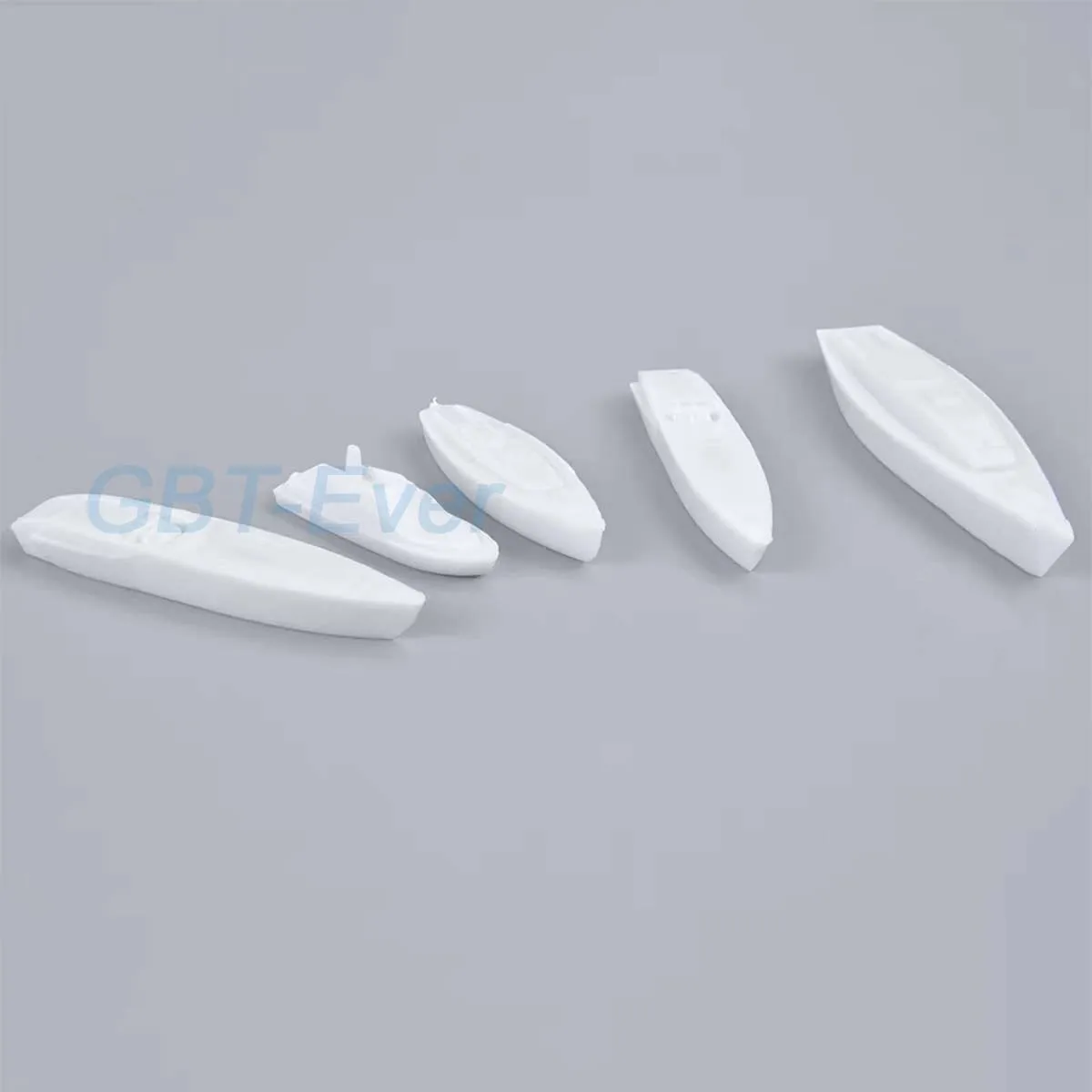 5Pcs ABS Plastic Miniature Model Mini Boats Ships Yacht Craft Sea Ocean Sandy Shore Layout Scenery Decor DIY Craft Home Decor