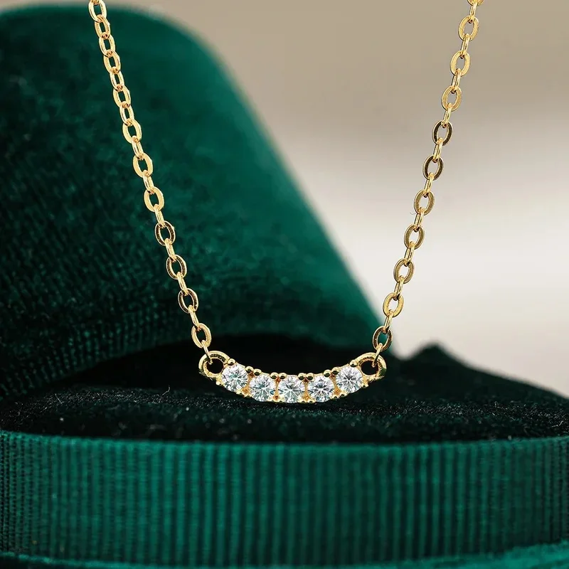 Luxury 100% Real 18k Gold Smile Pendant Lady Moissanite Necklace