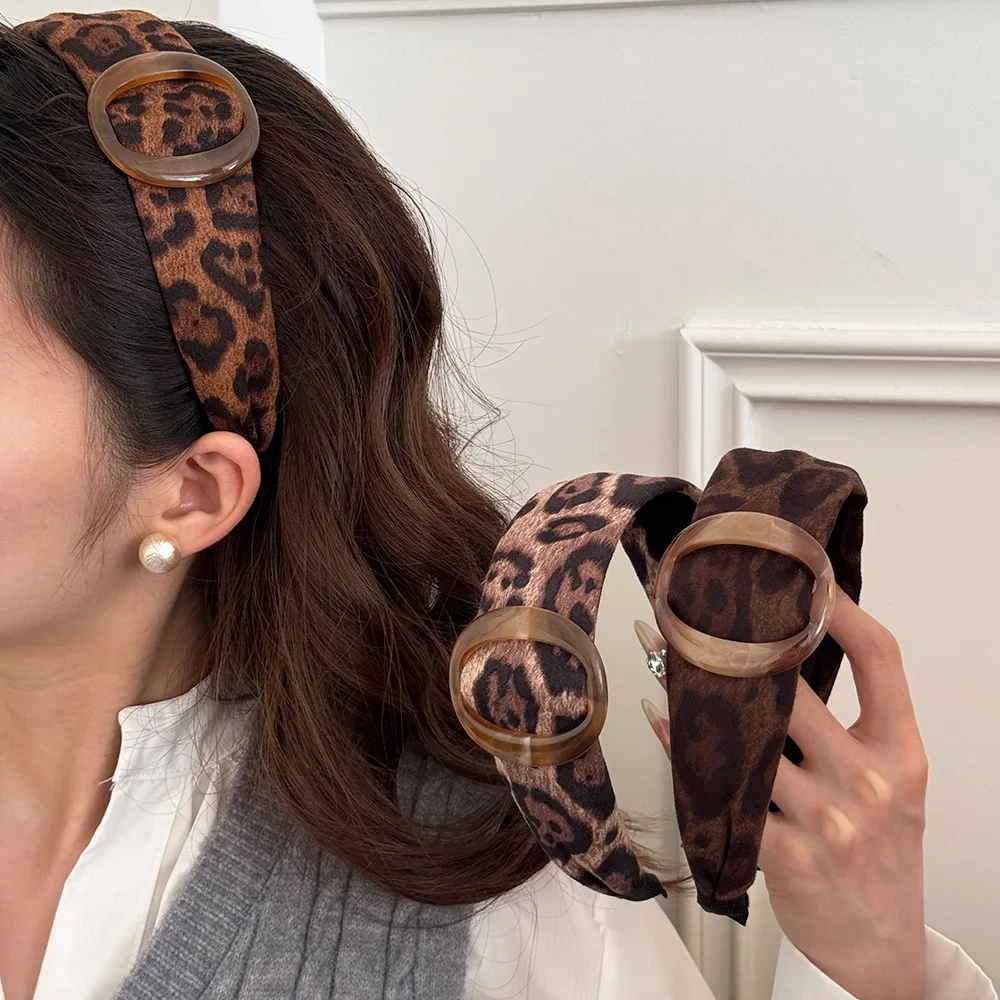 

Leopard print new model! Maillard Ring Wide Edge Hair Hoop Fashionable Retro High Skull Top Face Highlighting Small Headband