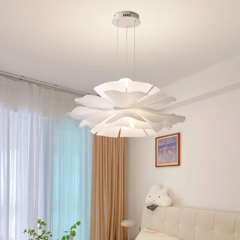 Lámpara de araña ins girl, lámpara de pétalos nórdica, princesa, habitación de niños, LED transfronterizo, viento crema, restaurante, dormitorio, mesa de tarjetas