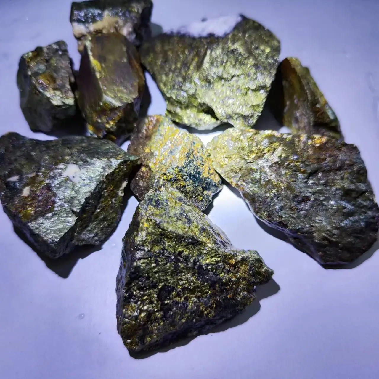 Natural Home Decoration Chalcopyrite Stone Copper ore a Trace of Gold and Silver Mineral Specimens Teaching Experiment Ore