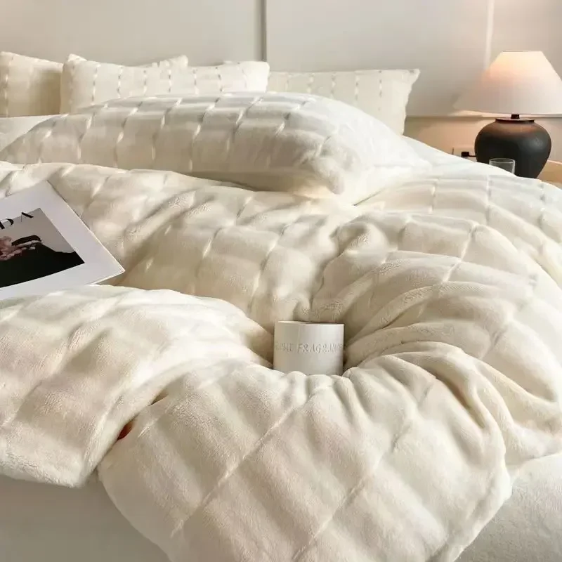 

1.5m-2.0mm White Striped Double-sided Plush Duvet Cover Set Milk Velvet Bed Four Piece Set Flannel Bed Skirt Sheet Bedding