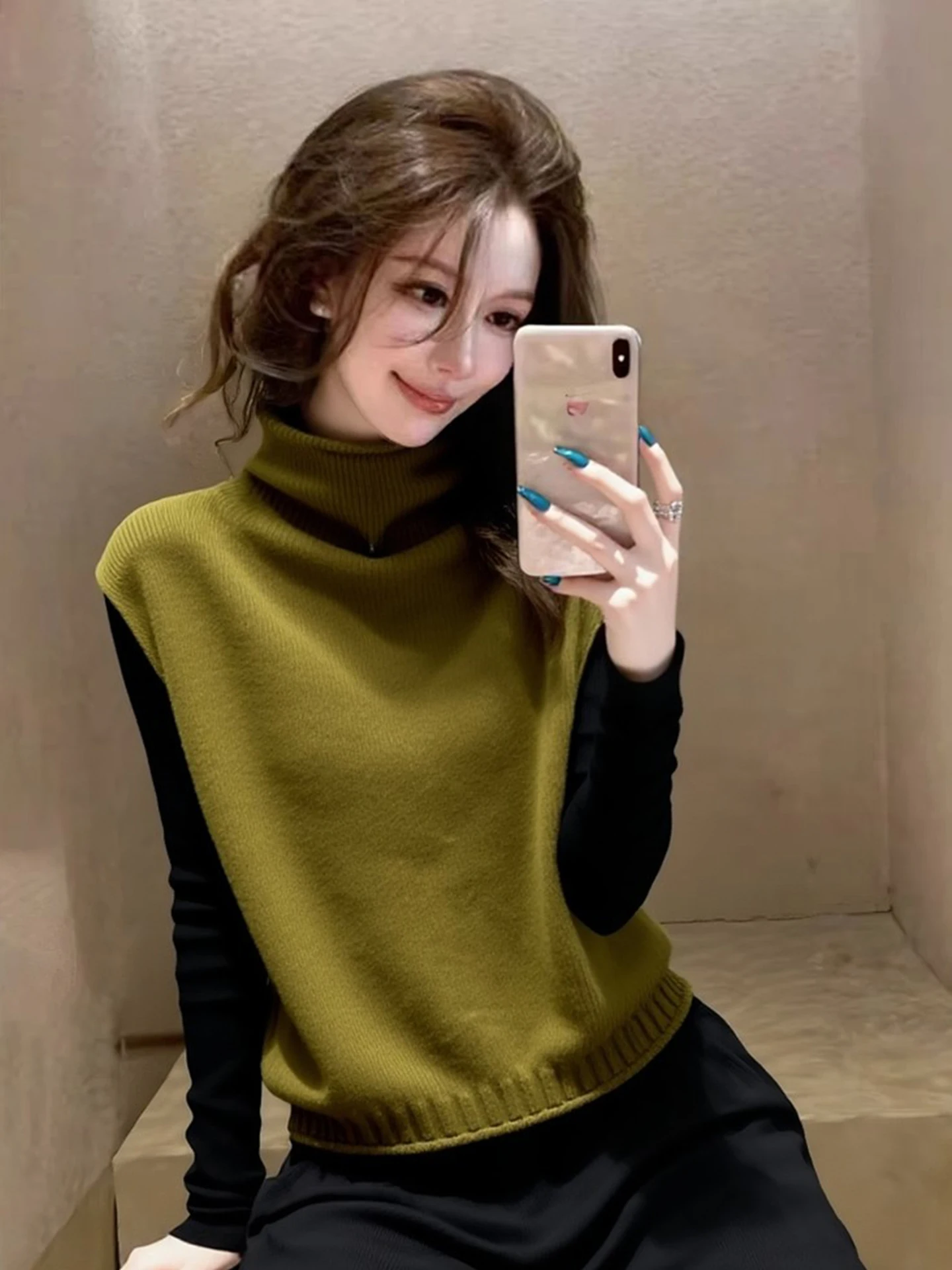 Chic Sleeveless Pure Color Knitted Vest Soft Cozy Base Layer Tank Top Commute Style Early Autumn Trendy Jacket Women's Vest