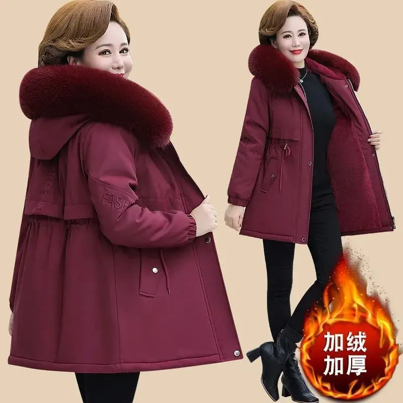 Mom Winter Cotton Padded Jacket Female Overcoat Fashion Loose Hooded Warm Parka Women Thicke Embroidered Cotton JacketLX406