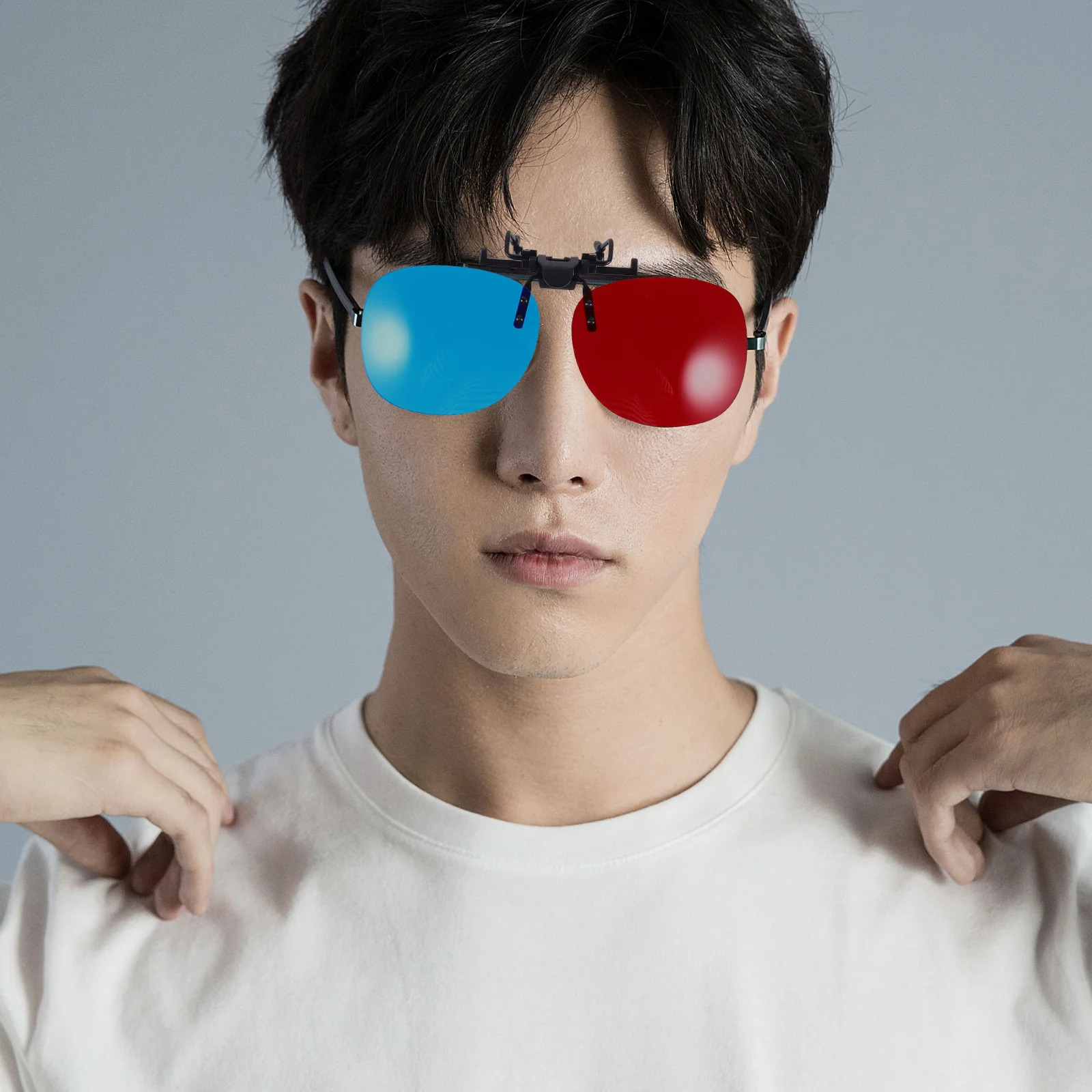 قطعتان من مشبك نظارات ثلاثية الأبعاد باللون الأحمر والأزرق متوافق مع نظارات عادية لقصر النظر، تصميم آمن غير قابل للانزلاق لتجربة الفيلم الغامرة #2