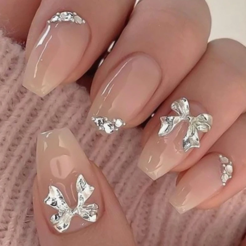 Argent métal nœud papillon strass nu Nail Art mode Simple portable faux ongles détachable fini faux ongles presse sur les ongles