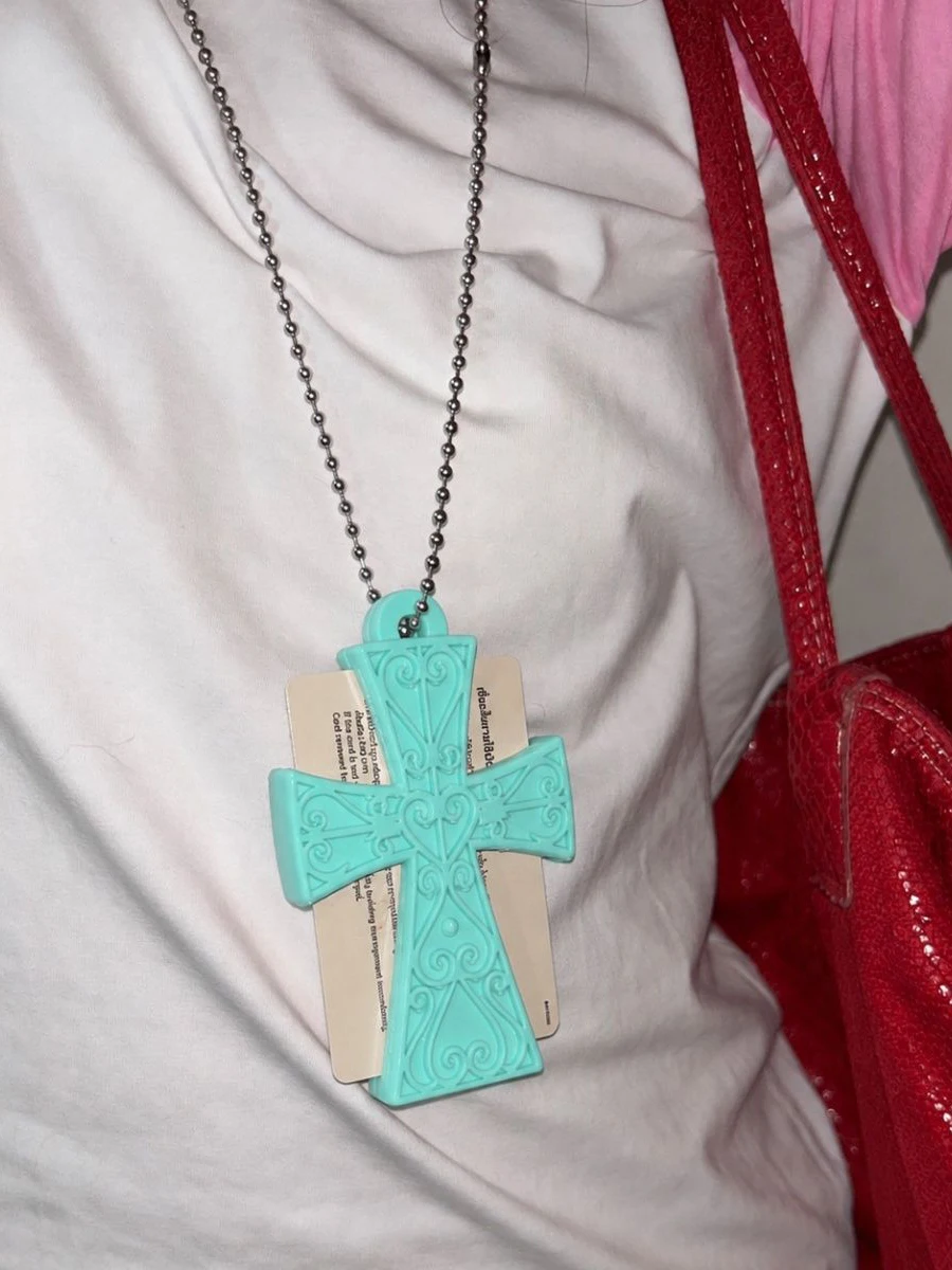 Y2K Kreuz-Acryl-Kartenhalter, tragbarer Halsketten-Stil, Ausweishülle mit Perlenkette, süßer Hip-Hop-Taschenanhänger – Detail 15