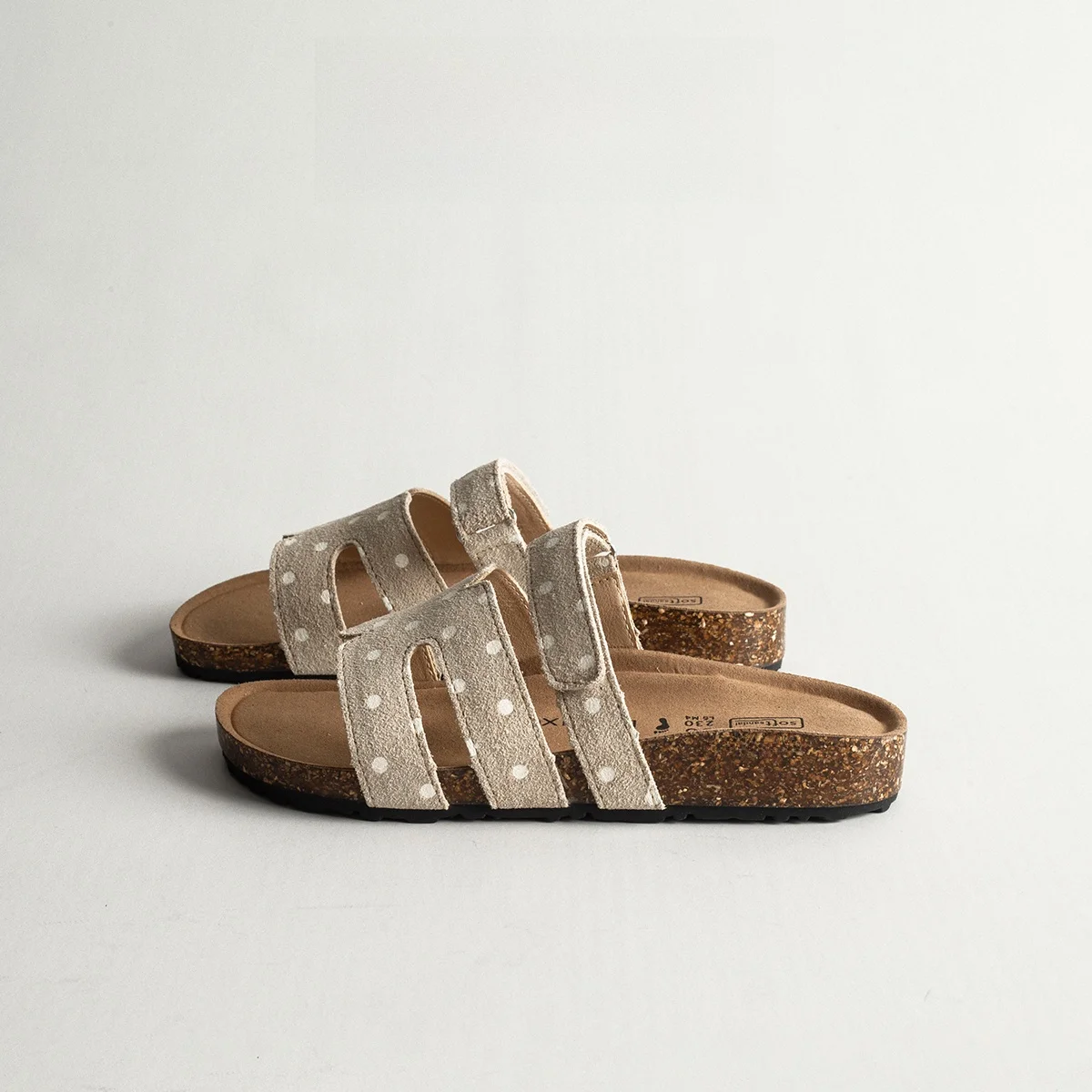 

Thick Bottom Genuine Leather Women Summer Outdoor Wear Polka Dot Magic Tape Slippers Slip on Casual Cork Bottom S...
