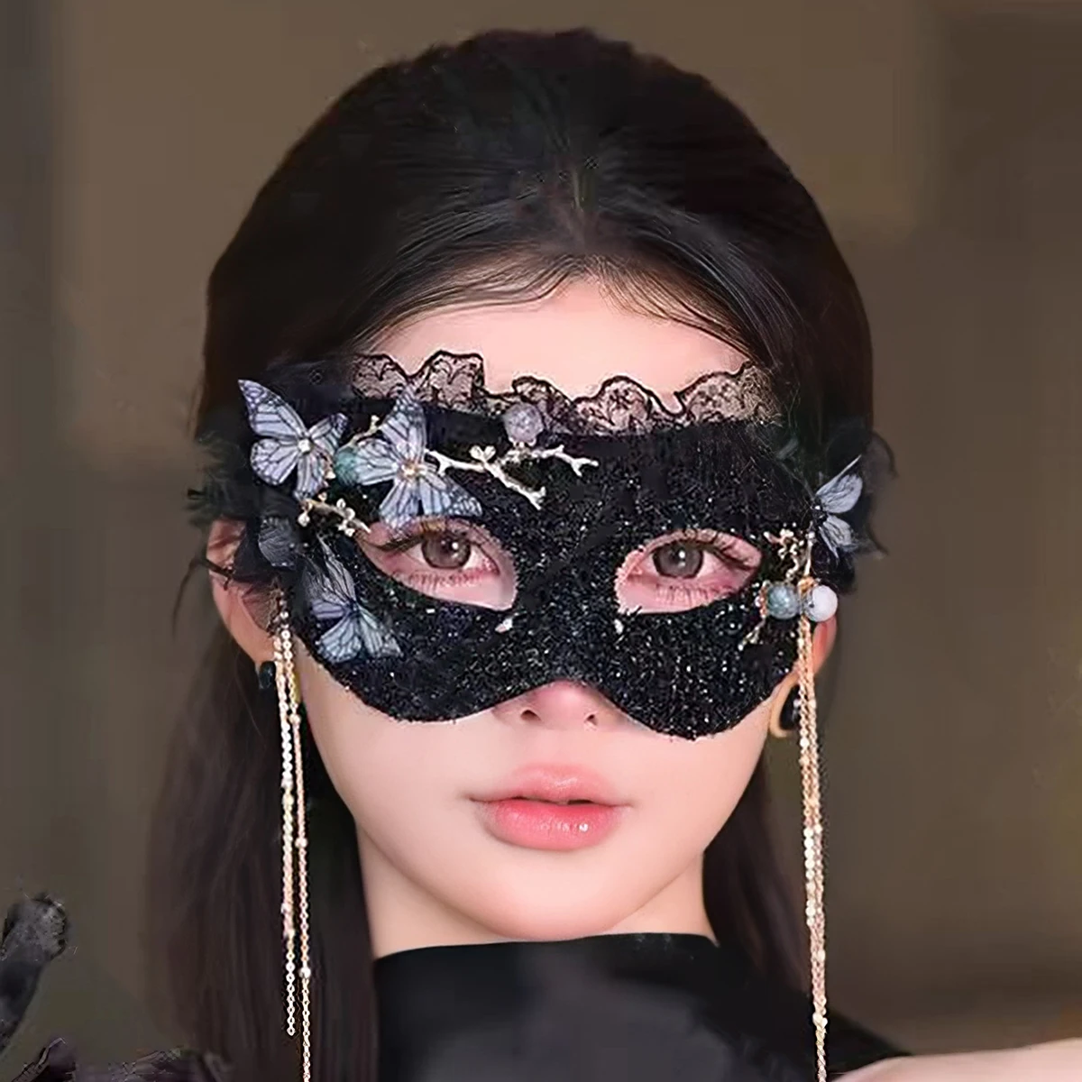 #13 Low Cost Novelty Face Masks That Work