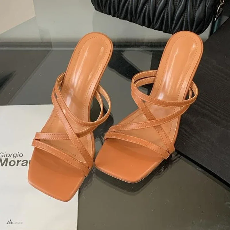 

Новые летние босоножки на тонком каблуке, женские туфли-лодочки, модные шлепанцы с квадратным носком, женские пикантные элегантные тапочки на высоком каблуке с узким ремешком, женские тапочки