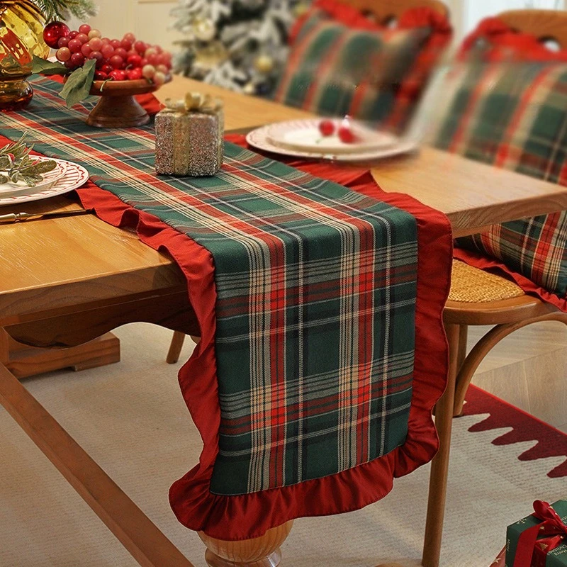 Hot selling retro checkered red table flag home decoration tea table towel holiday dining table Christmas table flag long cloth