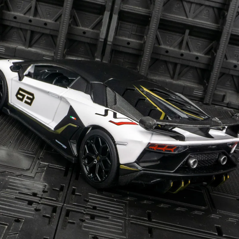 

CCA 1:24 Lamborghini Aventador SVJ 63 Alloy Car Toy Model It is suitable for collection and as a birthday gift for friends