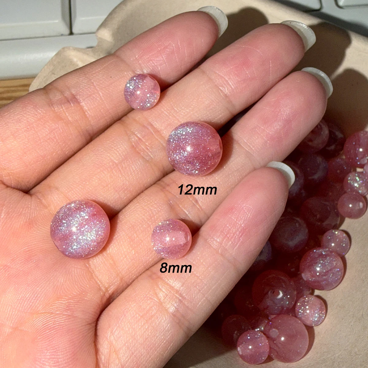 50 Stück 8/10/12 mm lila-rosa Harz-Sternenhimmel-Abstandsperlen, DIY-Armband, Halskette, handgefertigtes Zubehör – Detail 4