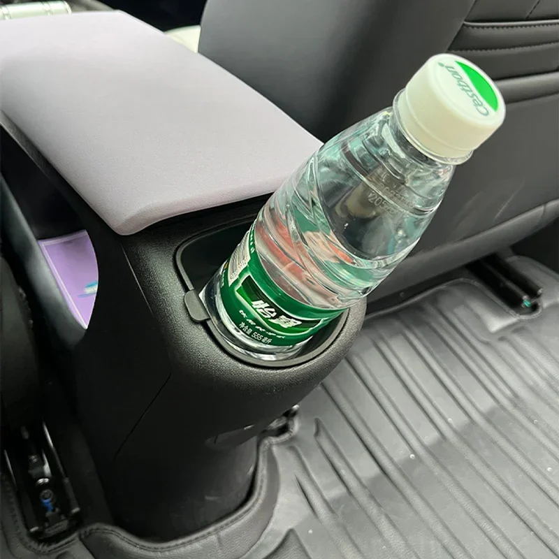 Mittelkonsolen-Aufbewahrungsbox für BYD Dolphin, TPE Anti-Rutsch-Organizer, passgenaue Armlehnen-Aufbewahrung für 2021-2025, reduziert Geräusche – Detail 3