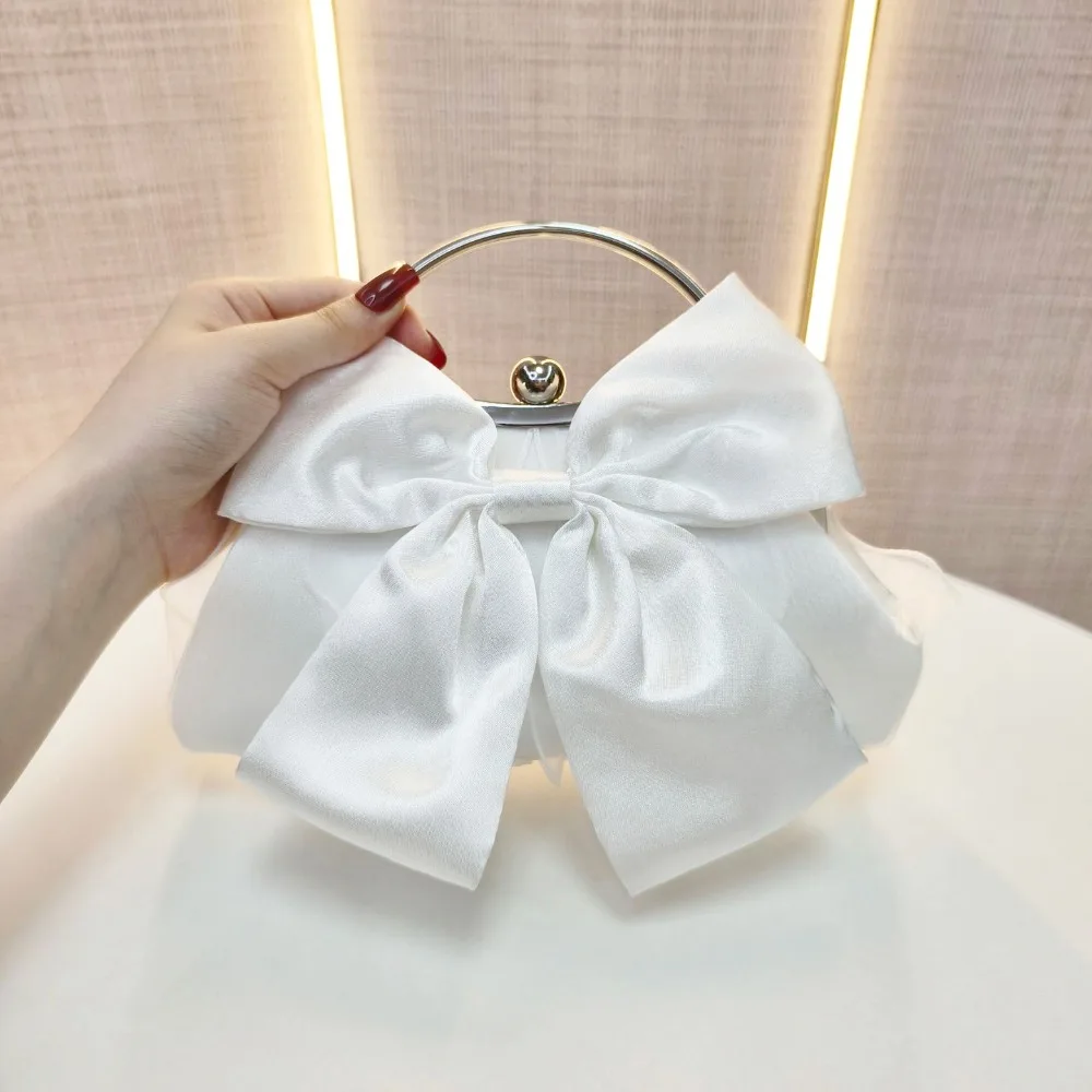 

Luxury Elegant Bridal Clutch Bag Metal Handle Satin Bow Bow Evening Handbag Chain Shoulder Strap Fairy Style Wedding Purse Lady