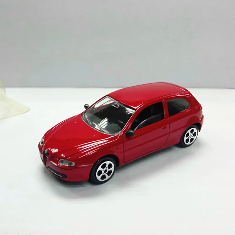 Oryginalny model Alfa Romeo Stelvio Mini z odlewu ciśnieniowego, skala 1:43, stop aluminium, symulacja klasycznego modelu, hobby i kolekcje, pamiątka, ekspozycja.