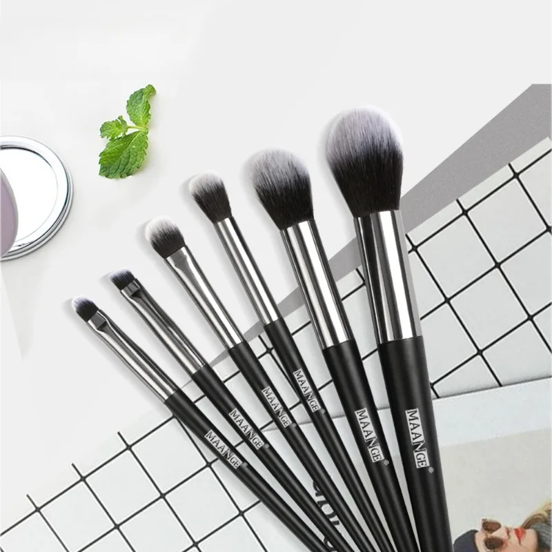 6Pcs Eye Shadow Makeup Brush Set for Women Foundation Concealer Makeup Soft Bristles Shader Brush Beauty Makeup Tools Portable
